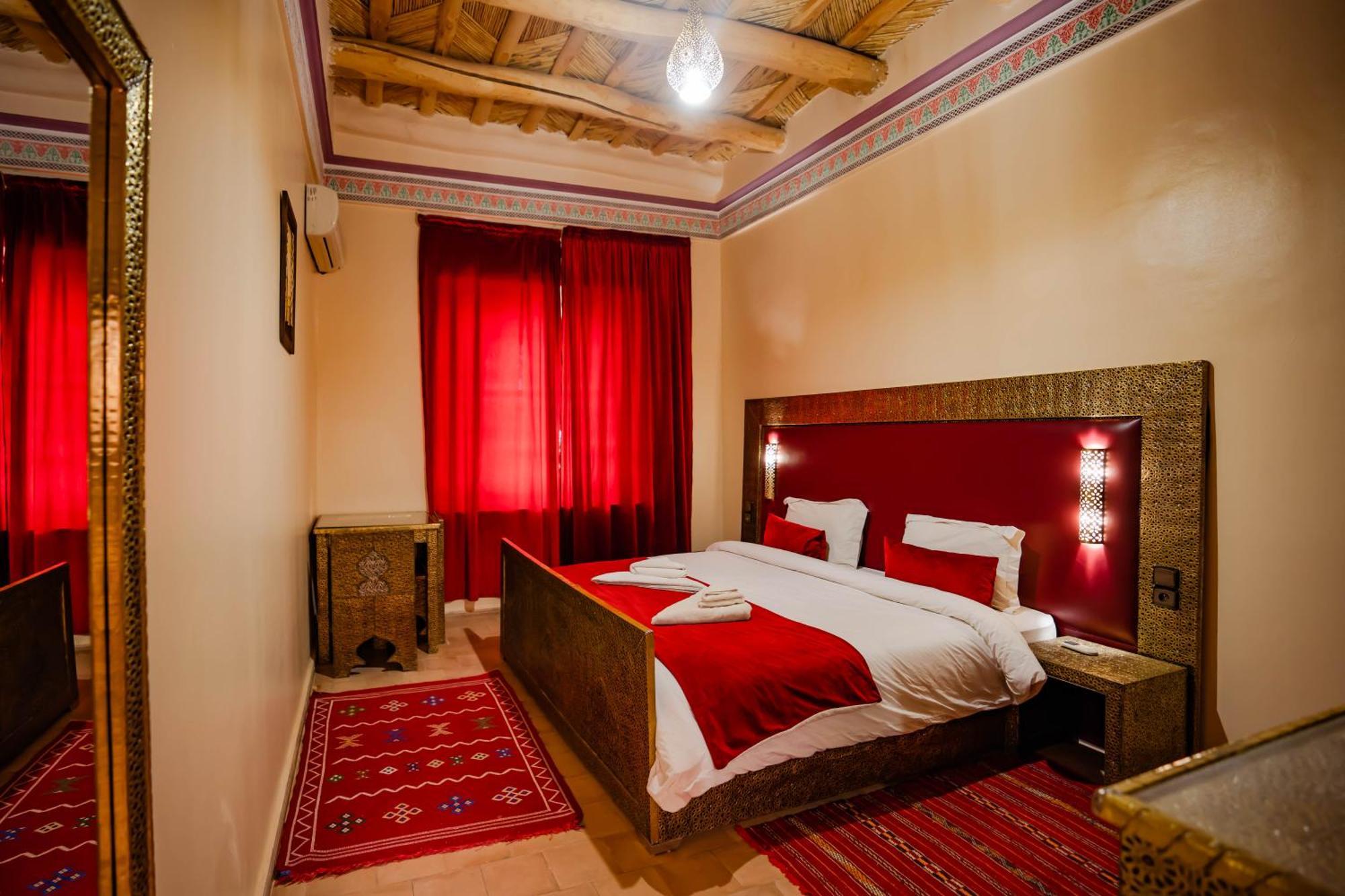 Kasbah Tizzarouine Bed and Breakfast Boumalne Exteriör bild