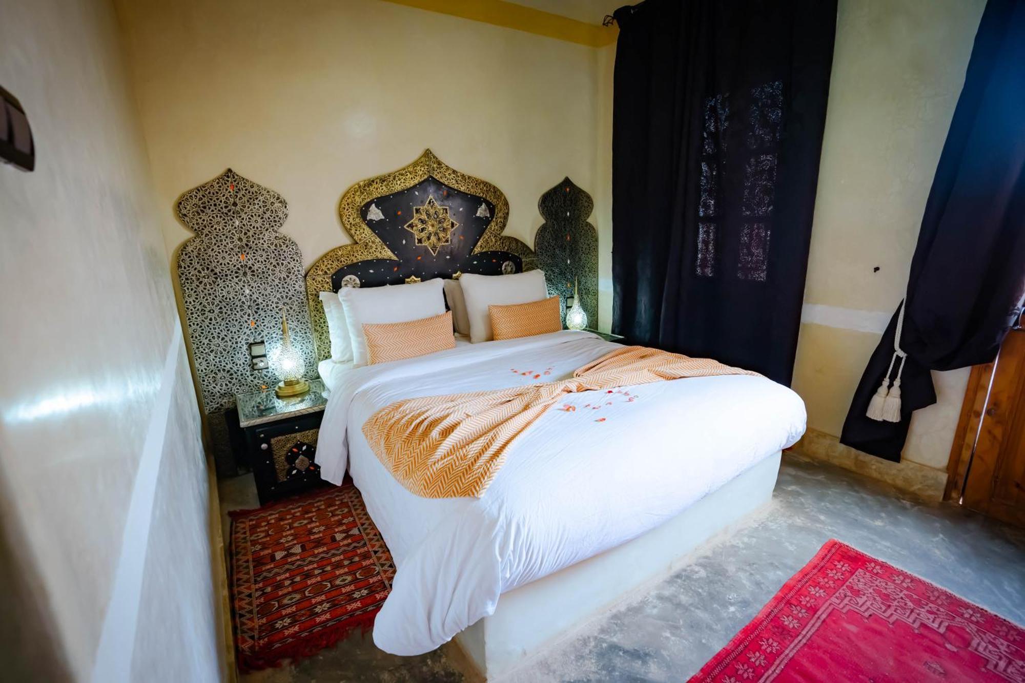 Kasbah Tizzarouine Bed and Breakfast Boumalne Exteriör bild