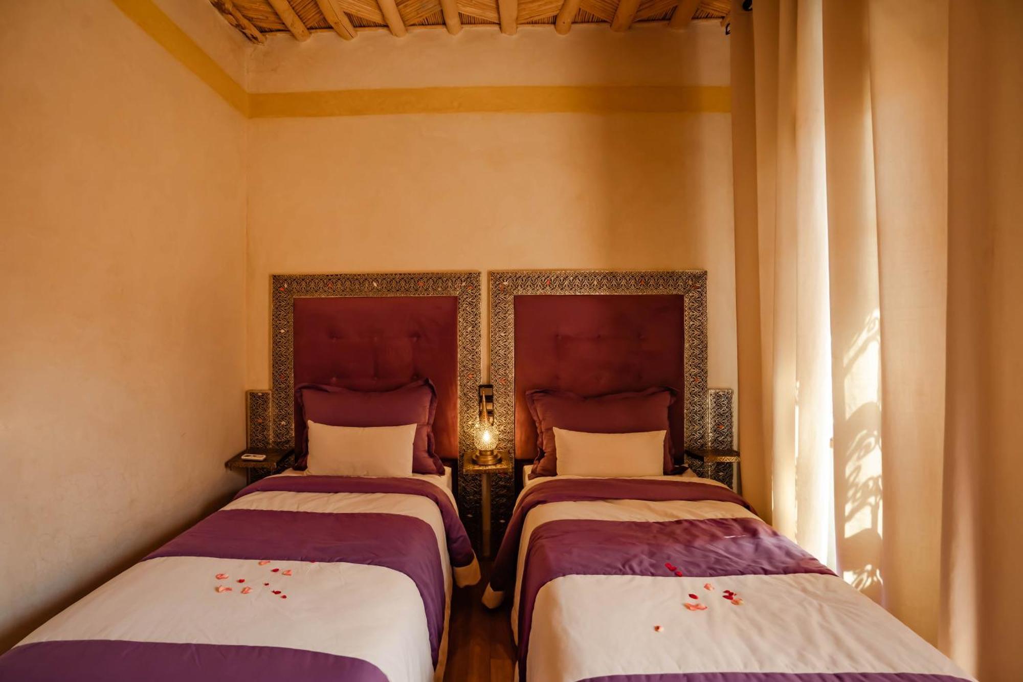 Kasbah Tizzarouine Bed and Breakfast Boumalne Exteriör bild