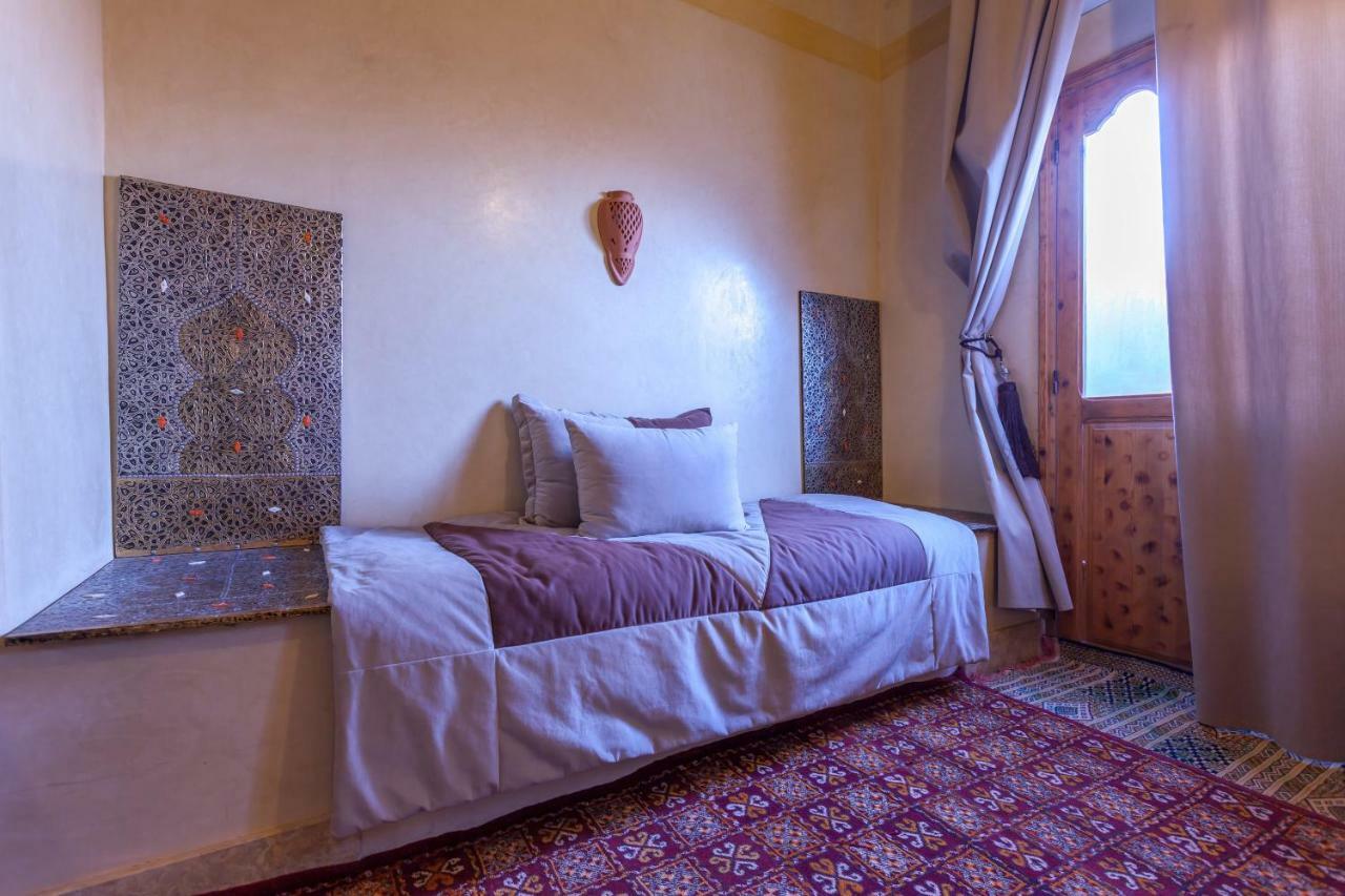 Kasbah Tizzarouine Bed and Breakfast Boumalne Exteriör bild