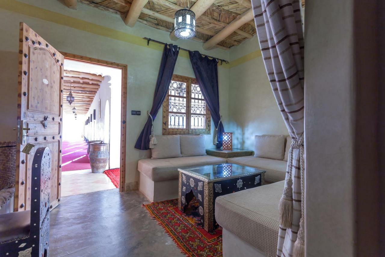 Kasbah Tizzarouine Bed and Breakfast Boumalne Exteriör bild